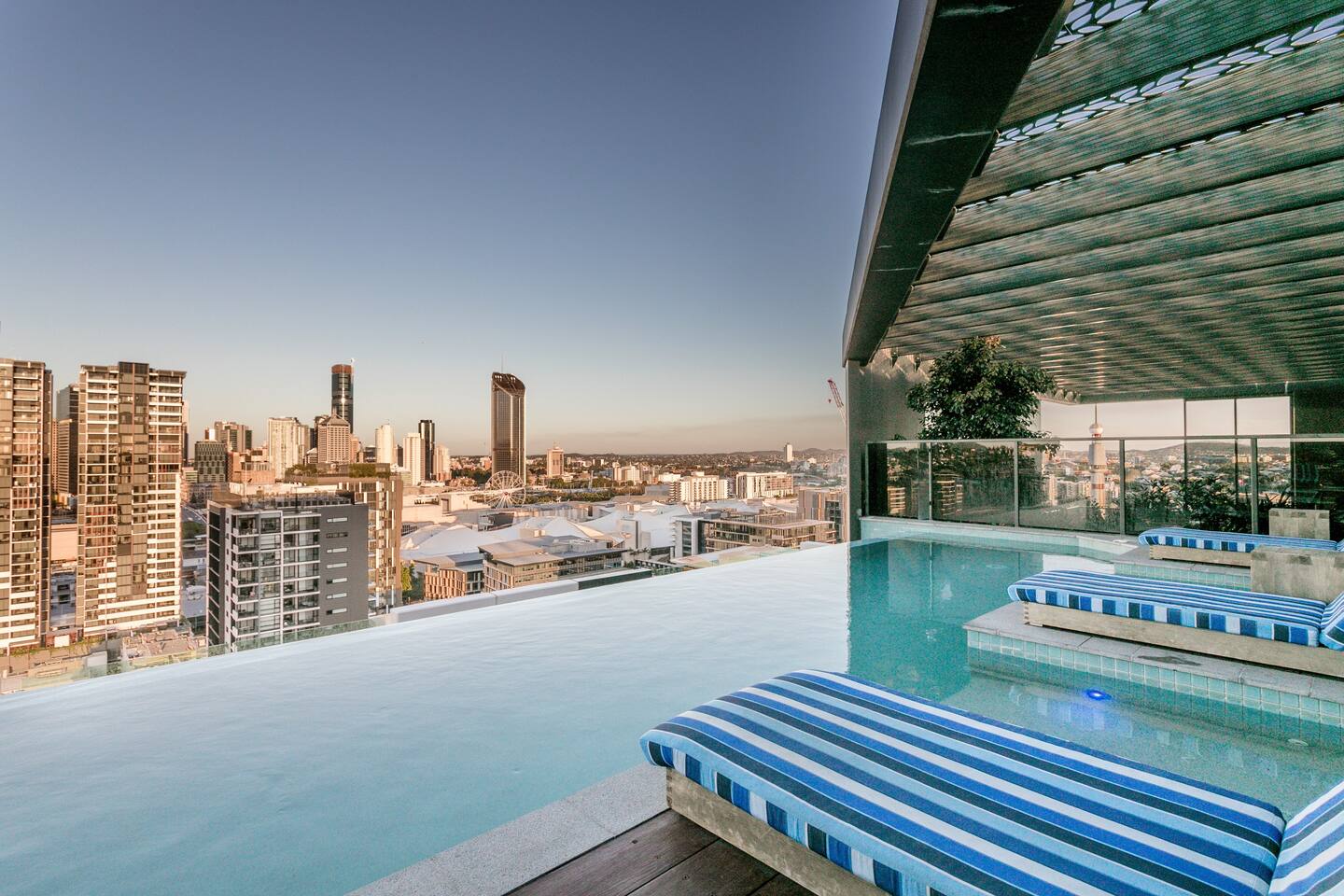 brisbane penthouses airbnb