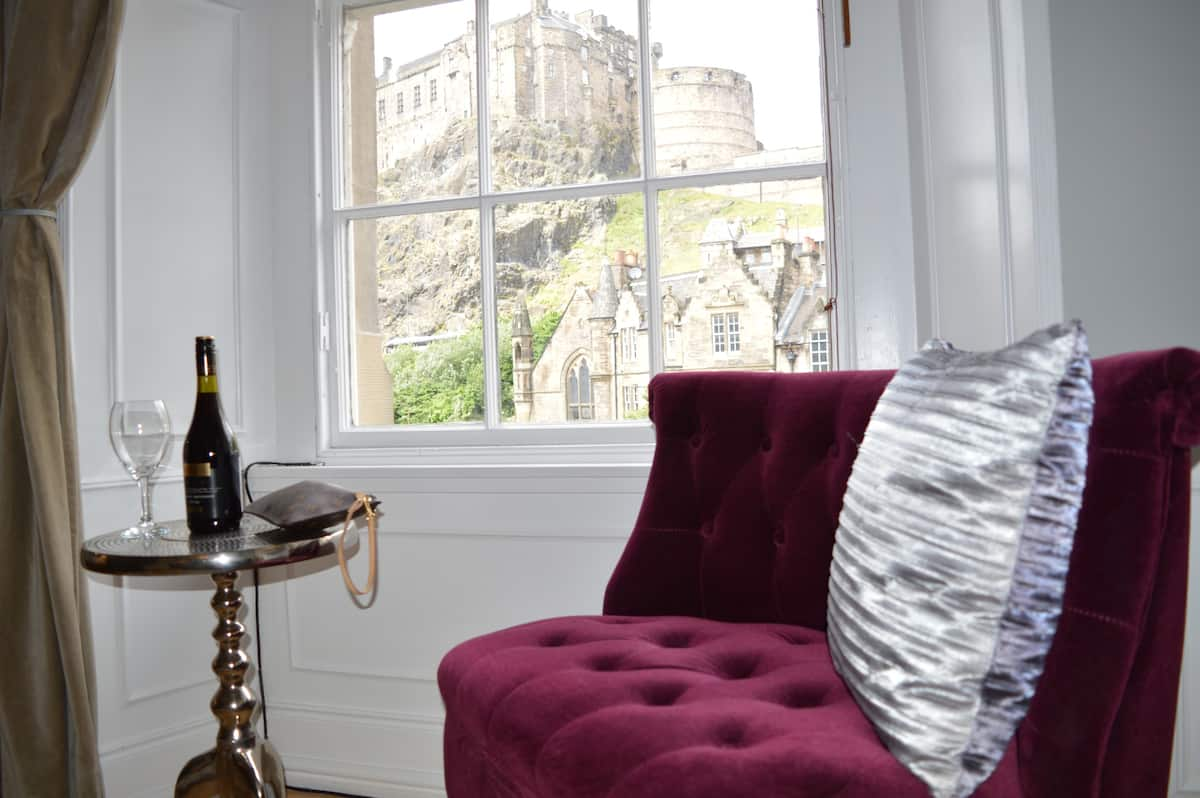 edinburgh castle airbnb