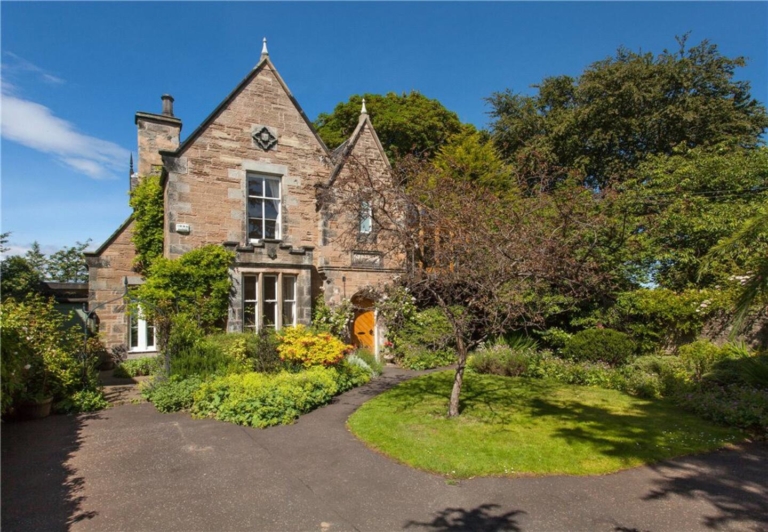 15 Best Airbnbs in Edinburgh, Scotland Top Rentals in 2022