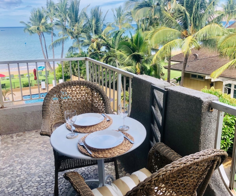 15 STUNNING Airbnb Maui Rentals For Sun, Surf & Serenity [2020]