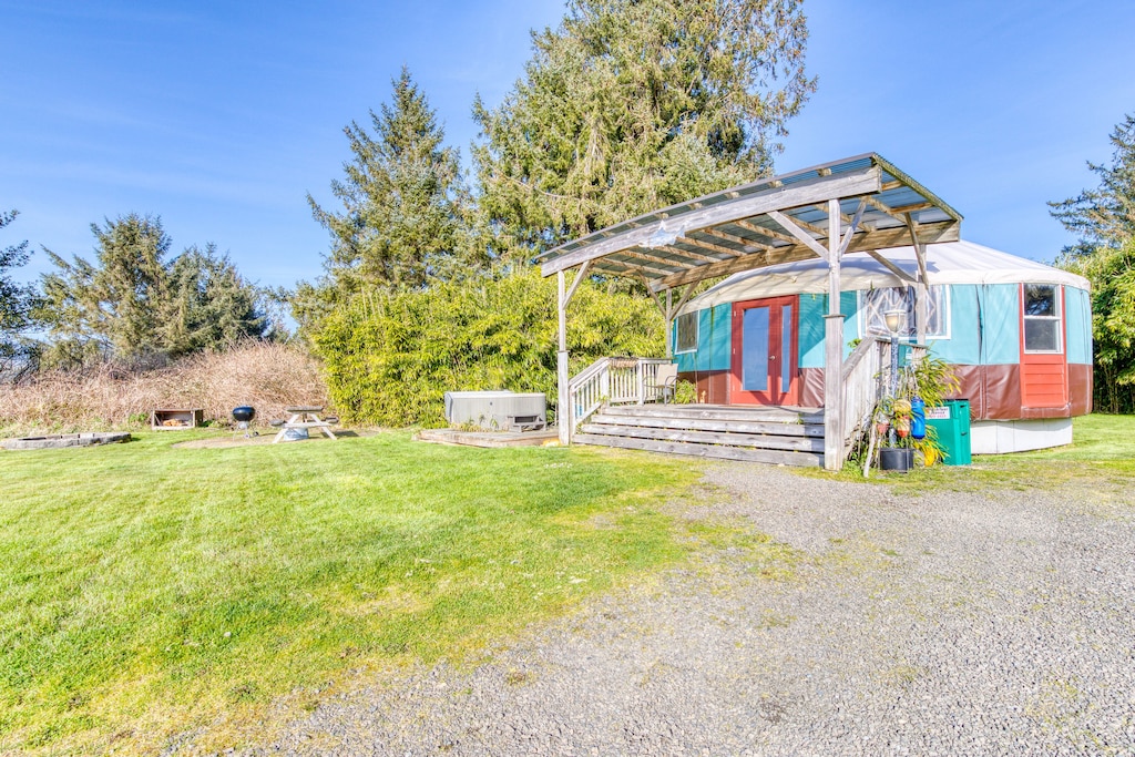 oregon oceanfront yurt glamping luxury