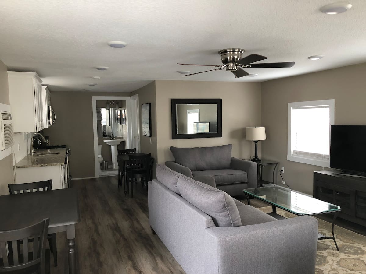 2-Bedroom Guesthouse Airbnb Clearwater Florida