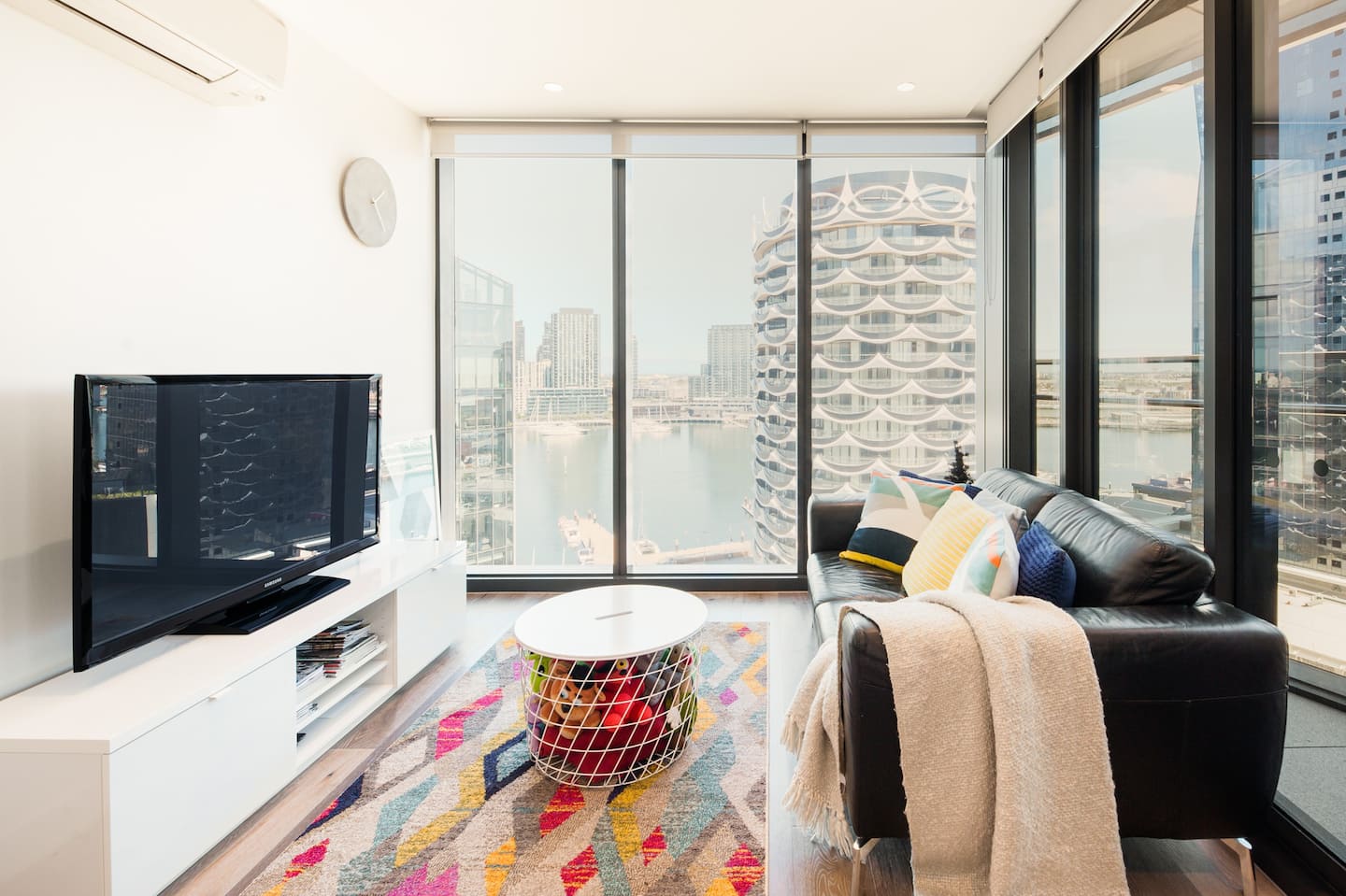 Airbnb Melbourne CBD