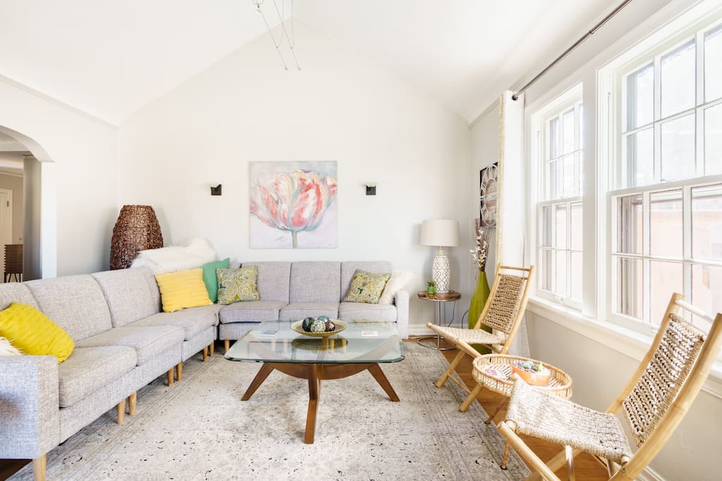 Airbnb OKC - Elegant Brick Home in Shepherd Historic District