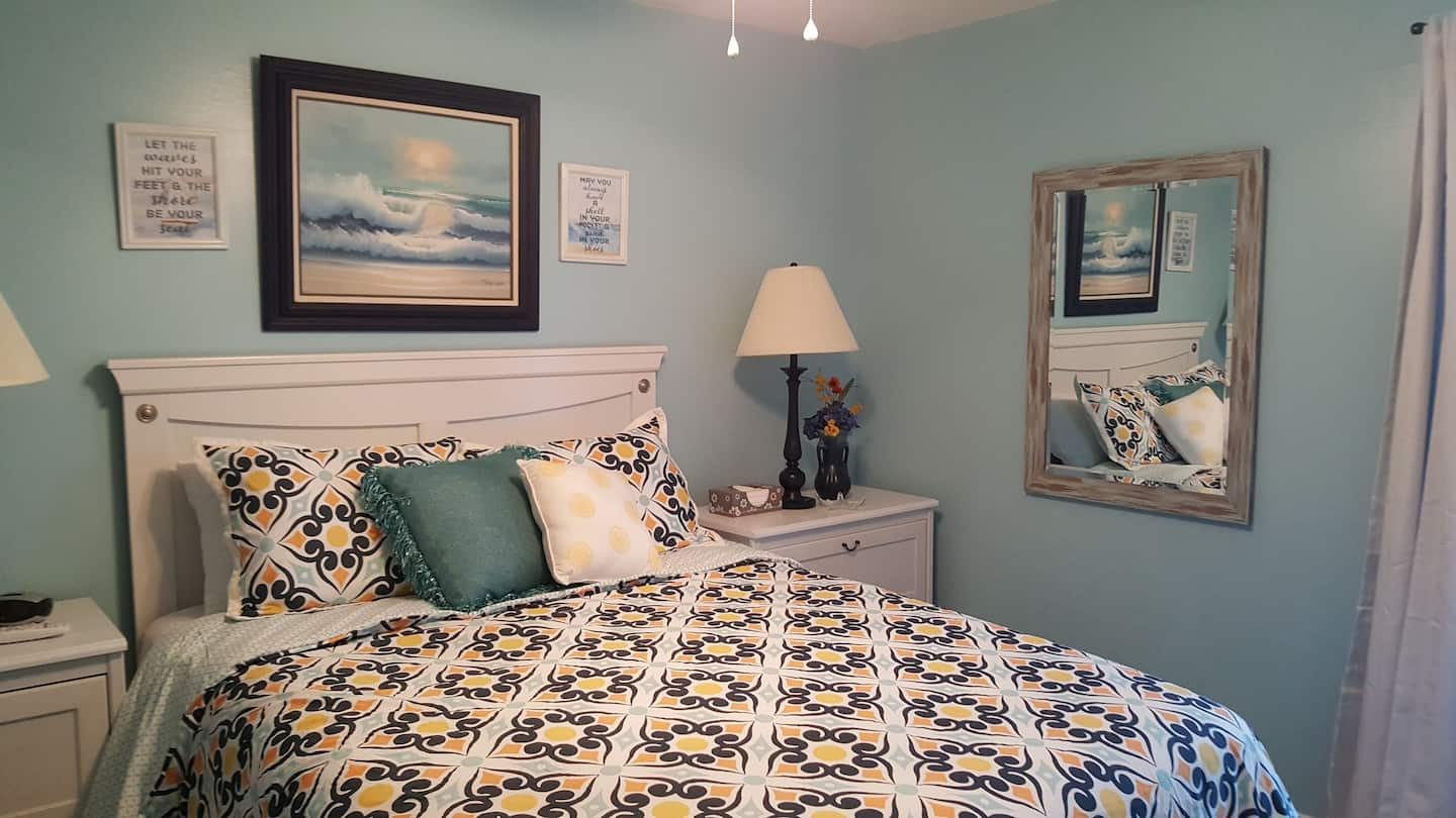 Cute Beach Condo - Airbnb in Gulf Shores