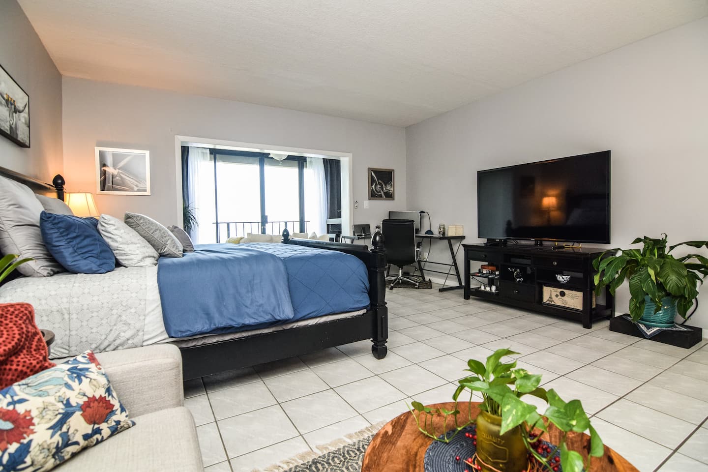 Luxurious OCEANFRONT Condo on Jax Beach - Airbnbs in jacksonville fl