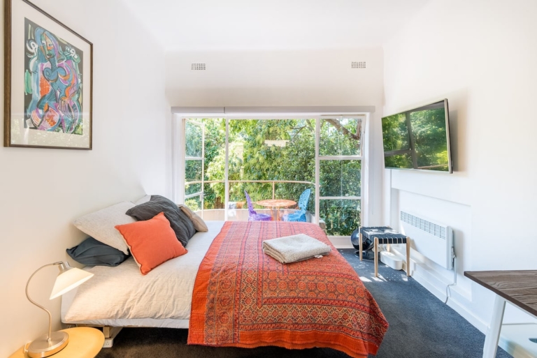 17 Best Airbnbs in Melbourne, Australia • CBD, St Kilda, Fitzory