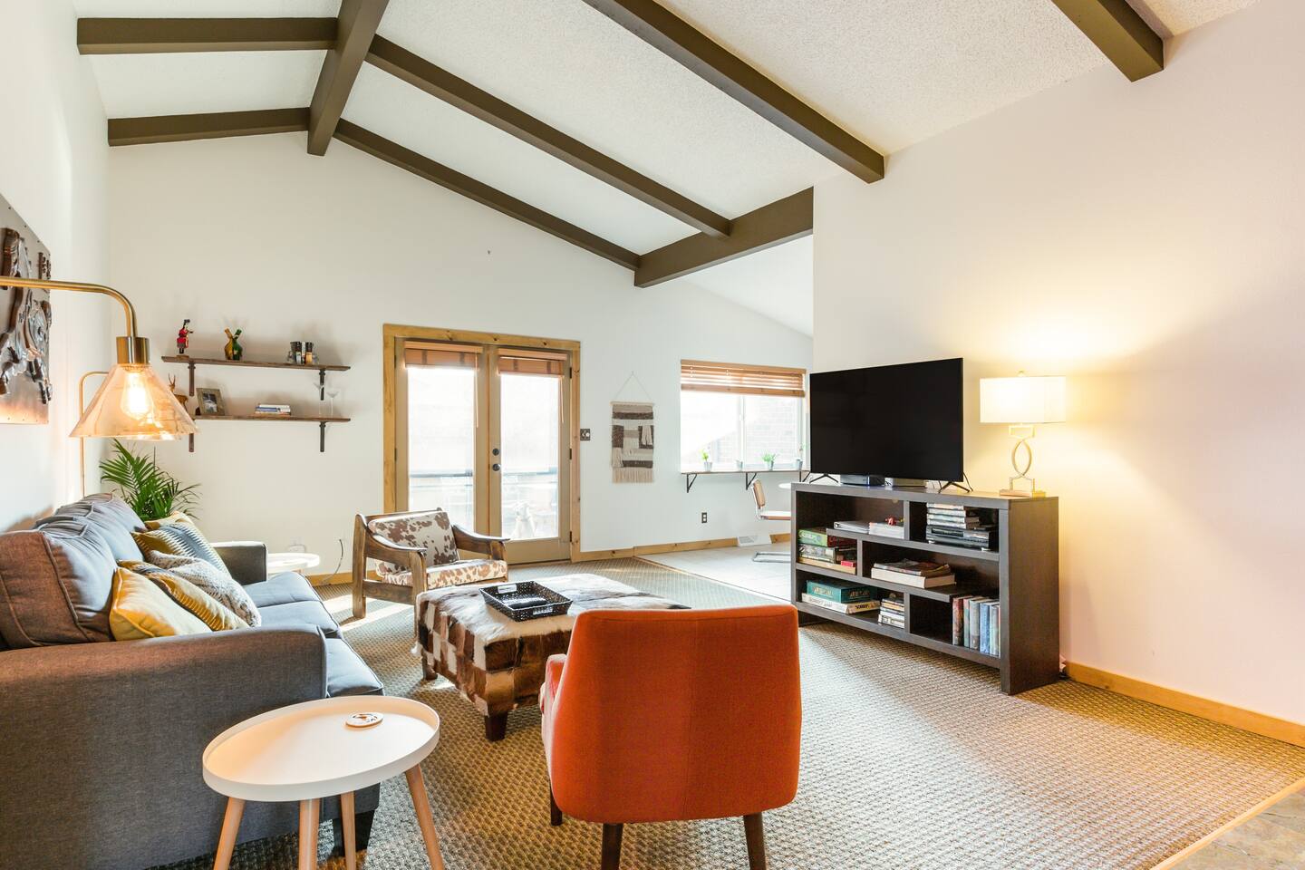 Savor the Mountain Vibes at This Stylish Retreat Home - Airbnb in Boulder