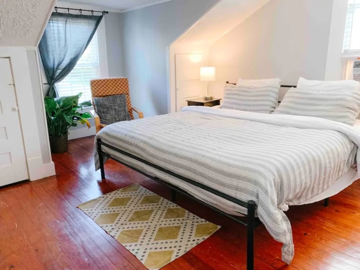 The 16 BEST Airbnb Knoxville Rentals For a Tennessee Getaway