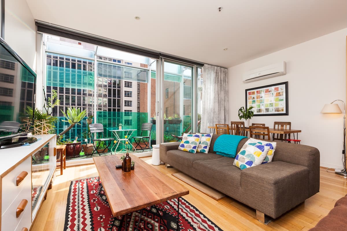 airbnb melbourne cbd