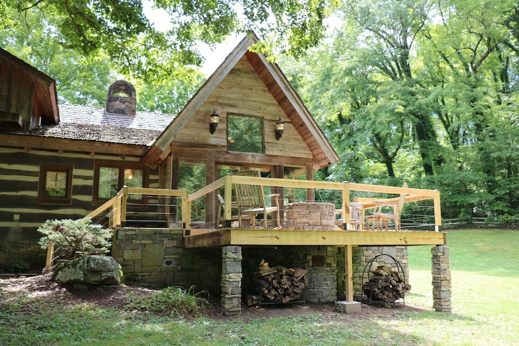 knoxville tennessee historic modern log cabin