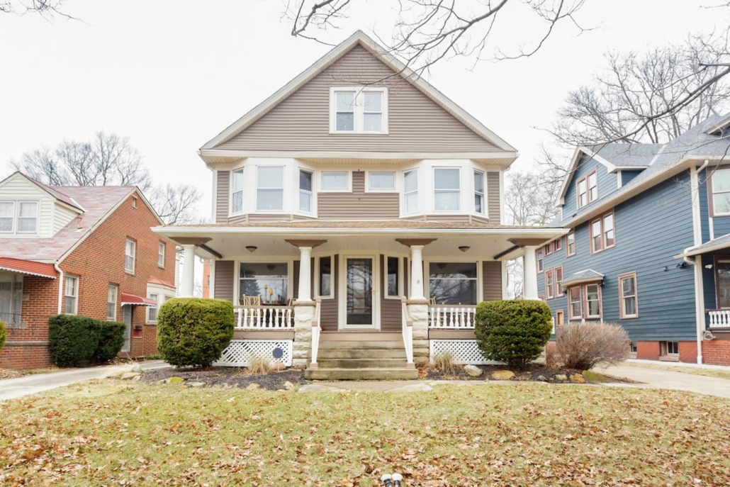 The 14 COOLEST Airbnb Cleveland Ohio Vacation Rentals (2020)