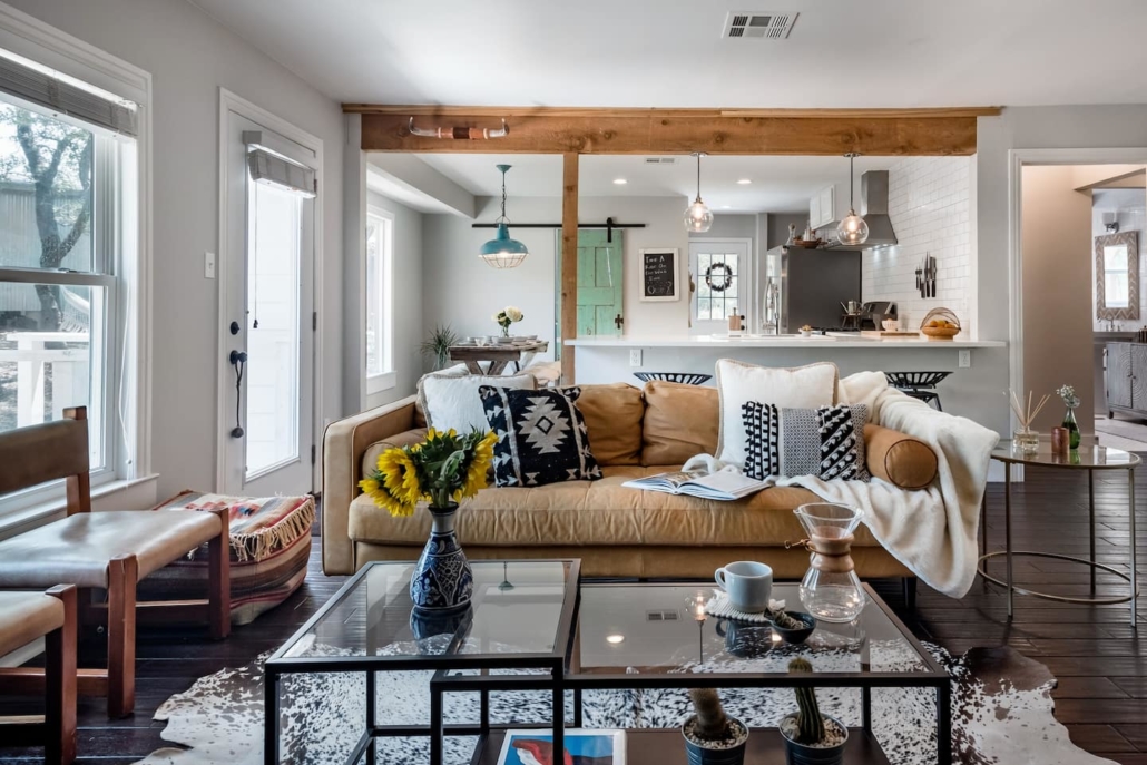 15 Coolest & BEST Airbnbs in Texas For An Incredible Trip (2020)