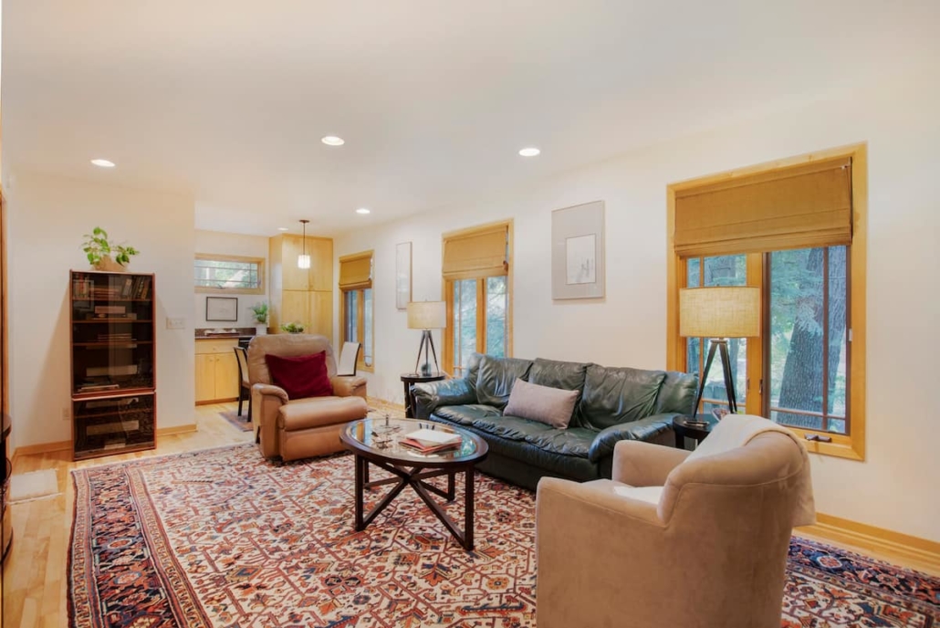 14 STUNNING Airbnb Grand Rapids, Michigan Vacation Rentals