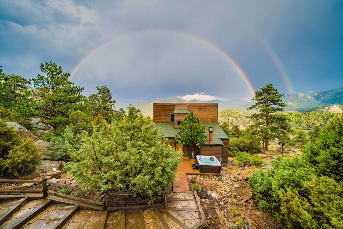 Airbnb in Colorado Cabin