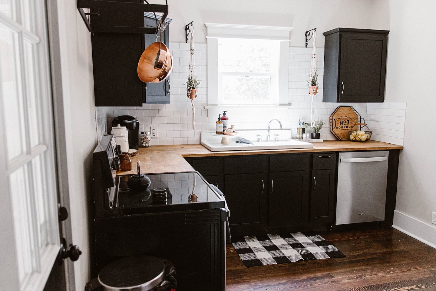 Charming Kalamazoo Bungalow- Airbnb in Michigan