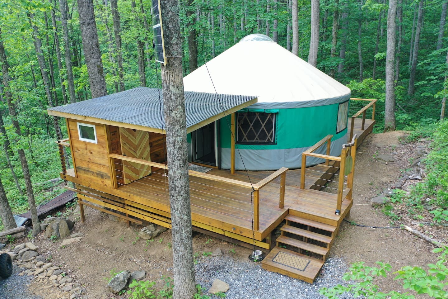 Creekside Yurt - Glamping Asheville NC