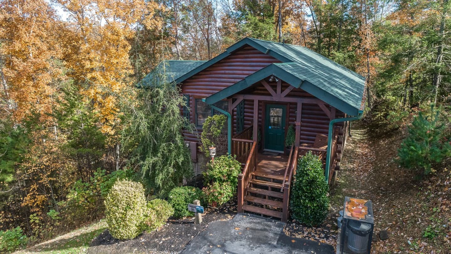 Cutest Romantic Airbnb in Gatlinburg Tennessee