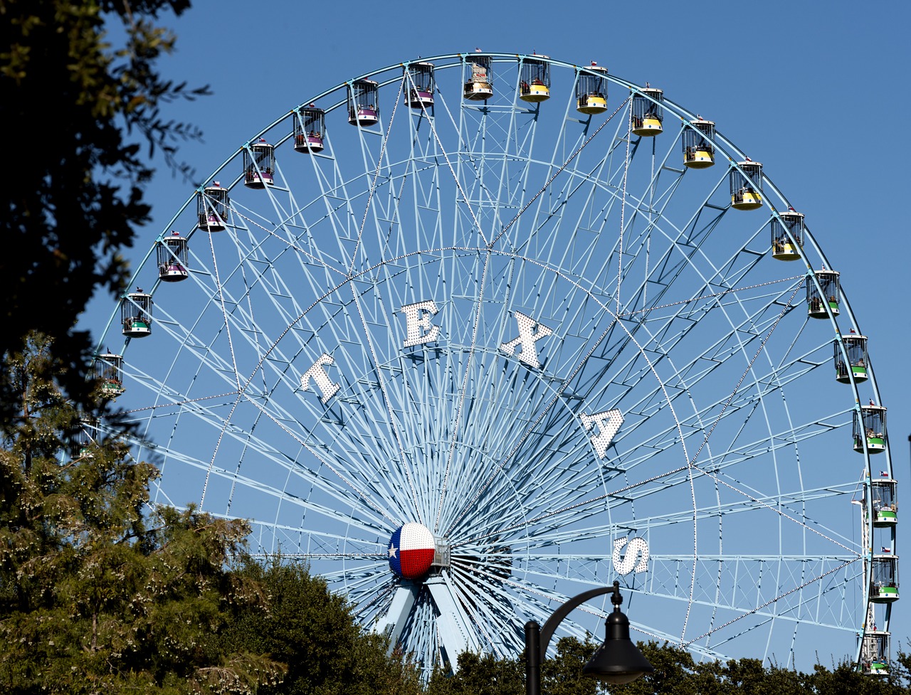 Ferris Wheel - Airbnb Texas