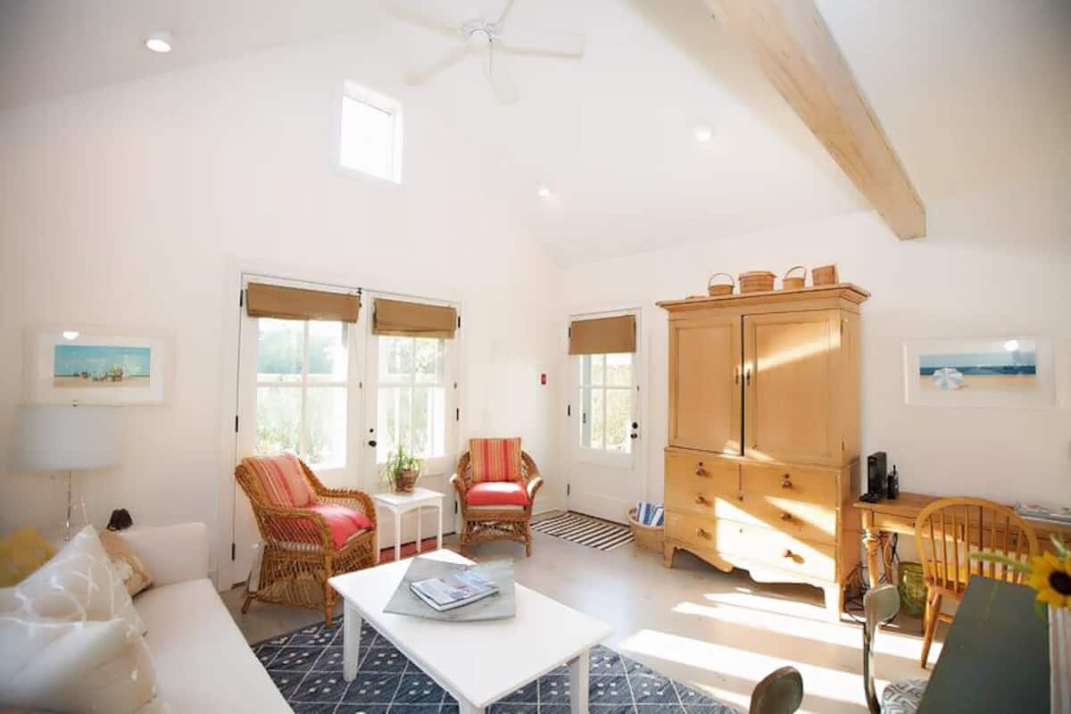 Honeymoon-Airbnb-Nantucket-Island-Cottage
