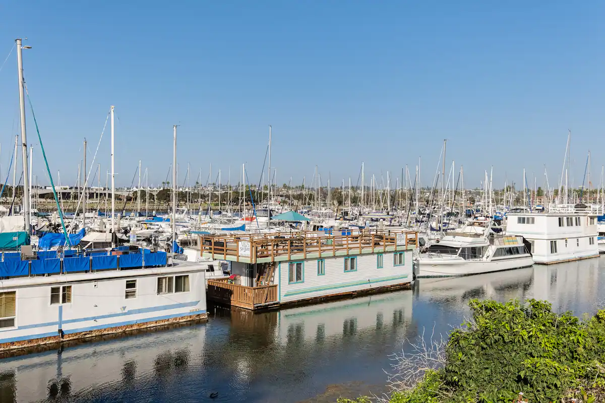 Houseboat on Beautiful San Diego BayHouseboat on Beautiful San Diego Bay