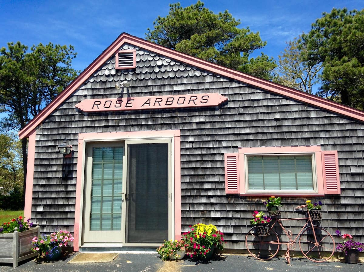 Rose Arbors Artist Cottage - Airbnb Cape Cod