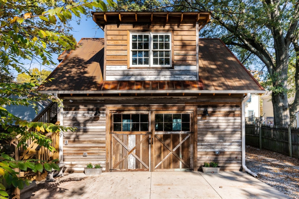 17 BEST Airbnbs in Atlanta, Downtown & Luxury Rentals