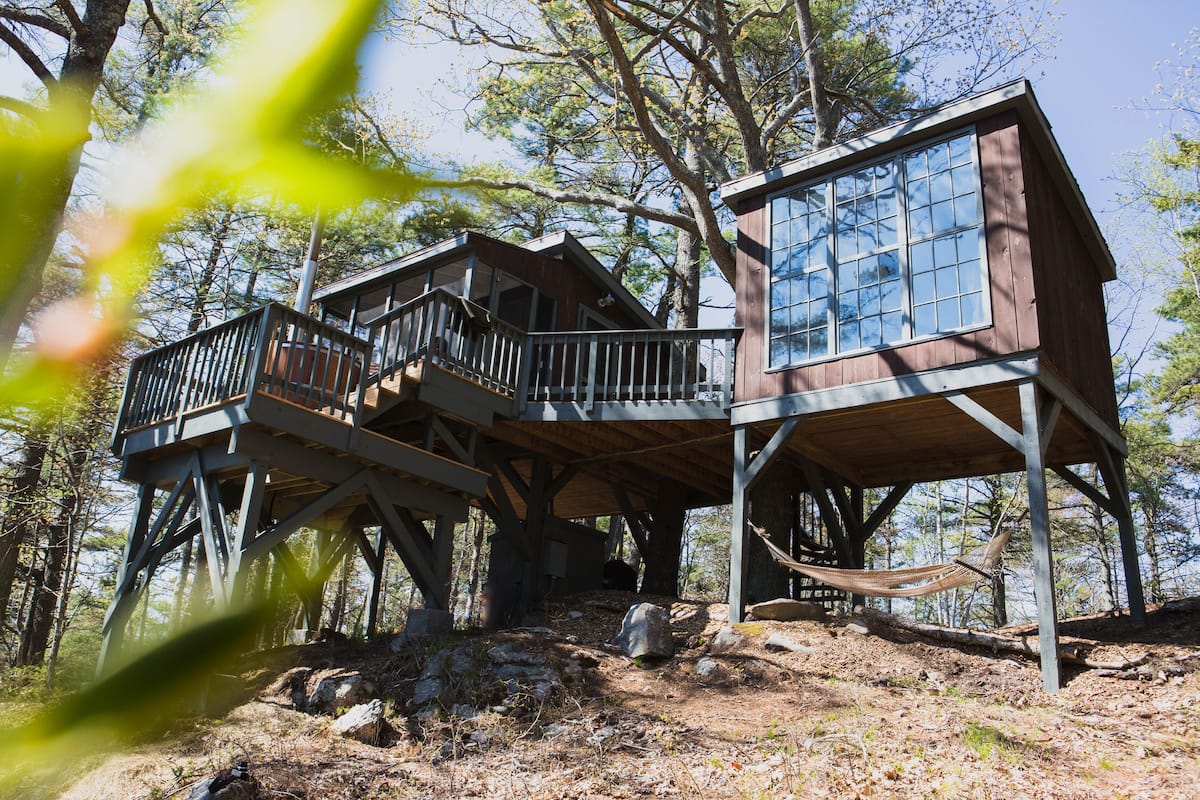 Treehouse glamping new england