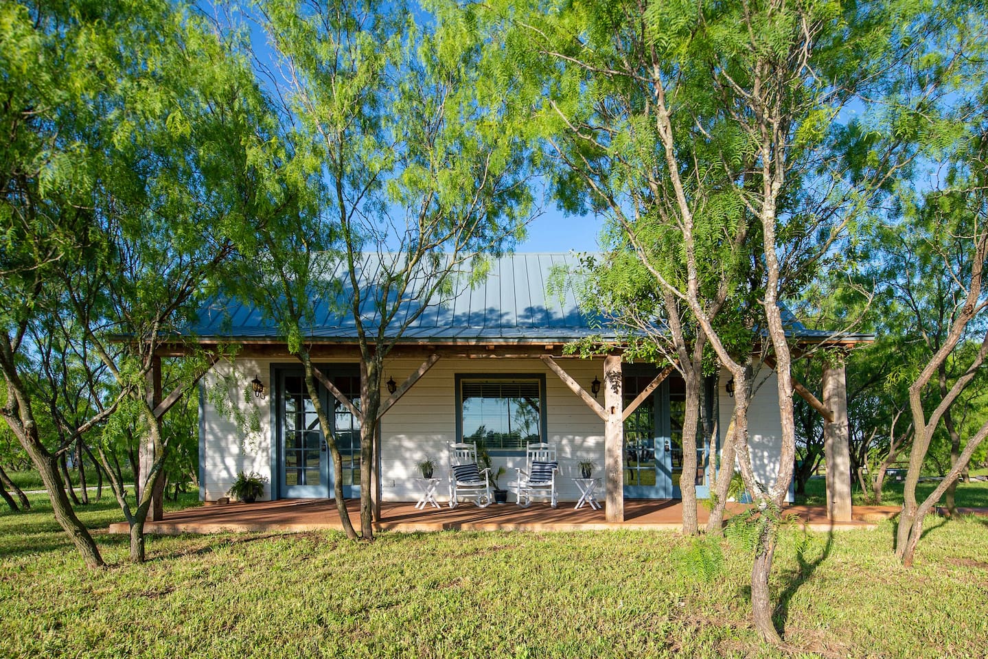 Craftsman Country Cottage - Airbnb Waco TX