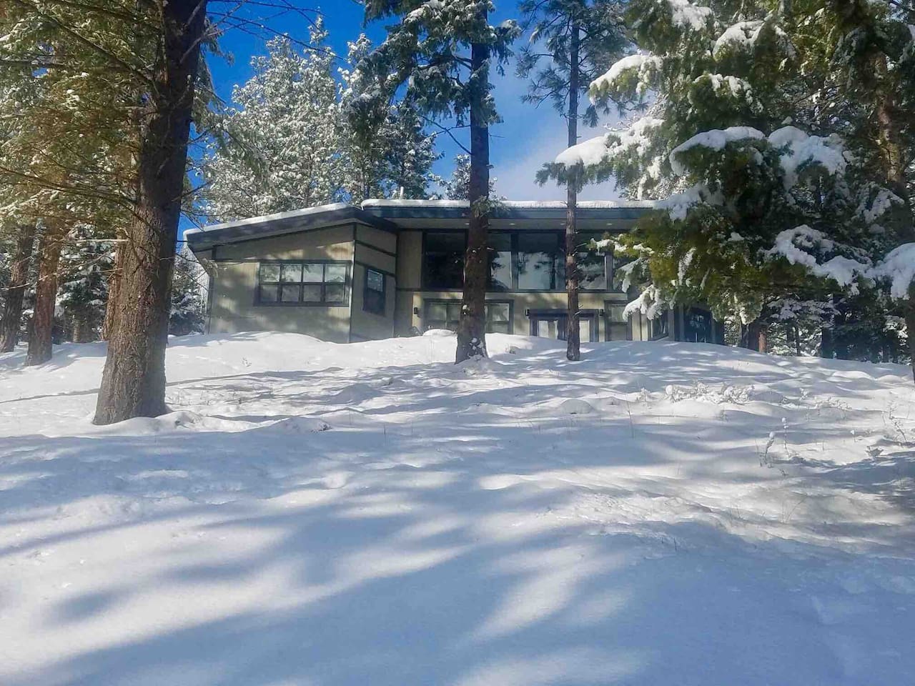 Flathead Lake Airbnb in Winter