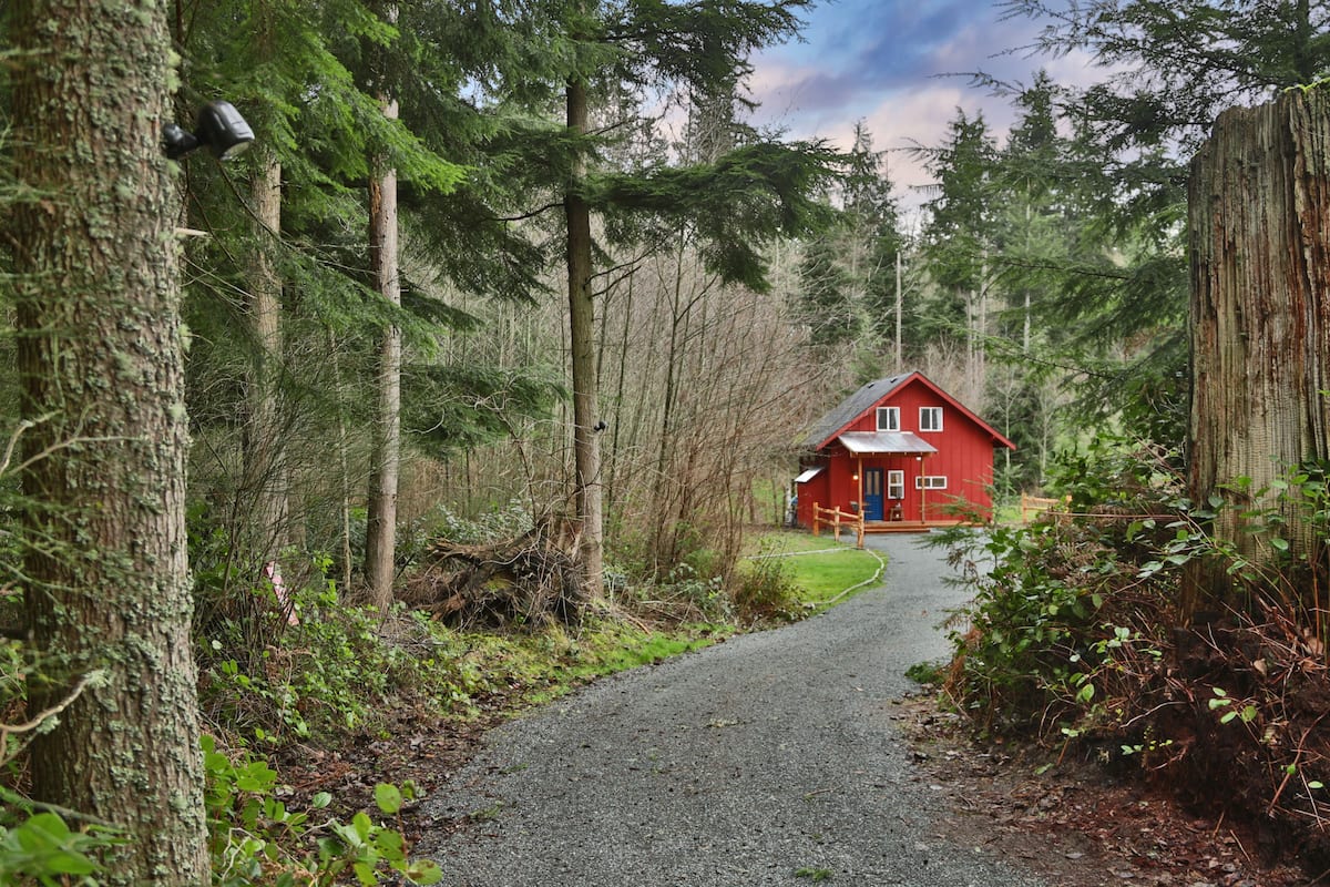 Little Red Barn in the Woods - Whidbey Island Airbnb