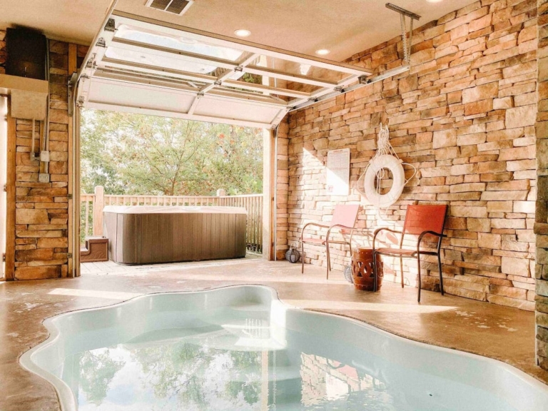 airbnb with jacuzzi and pool