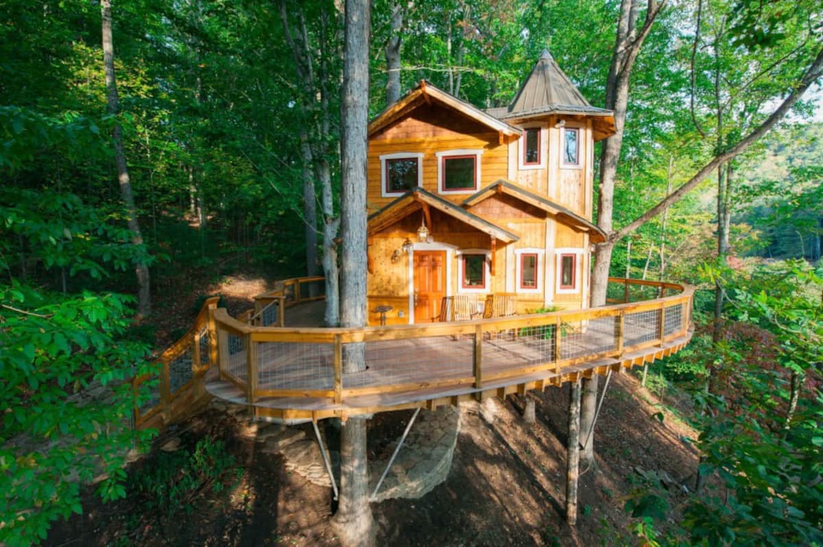 Luxury Treehouse Airbnb in North Carolina