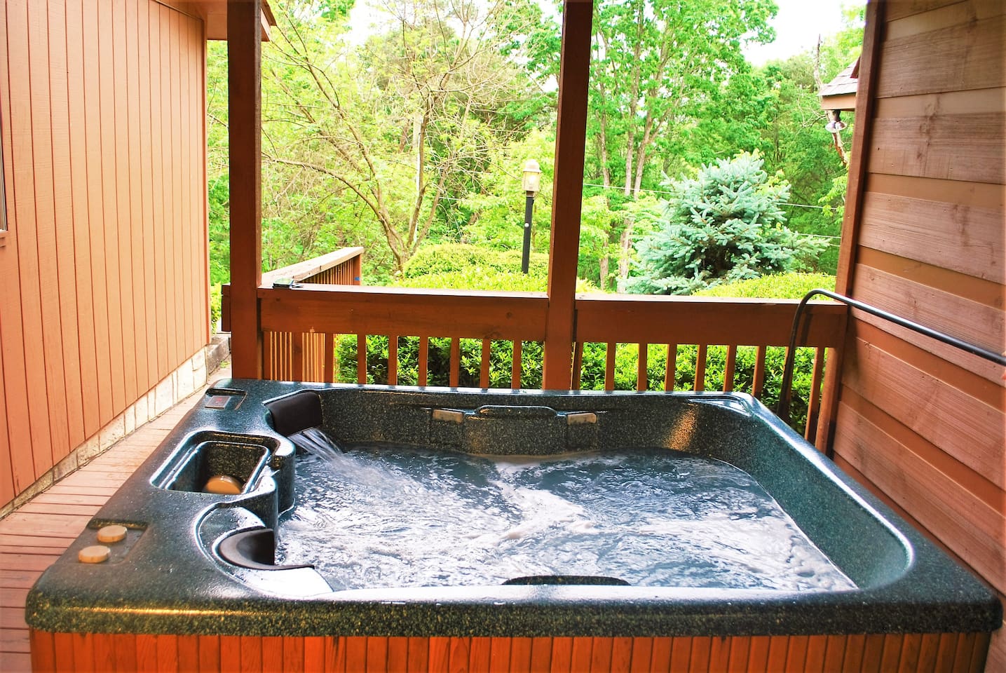 Pigeon Forge Cabin Airbnb with Hot Tub