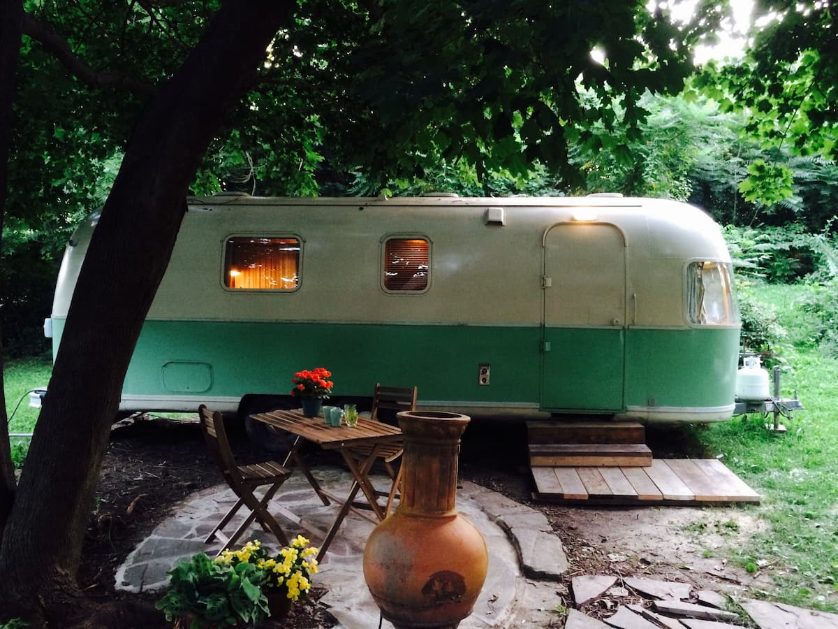 Retro glamping AirStream Pennsylvania