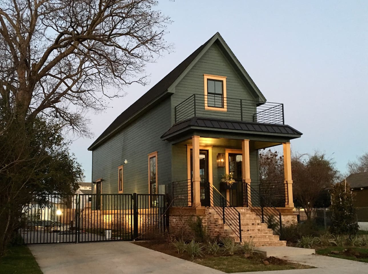 Shotgun House - Waco Airbnb