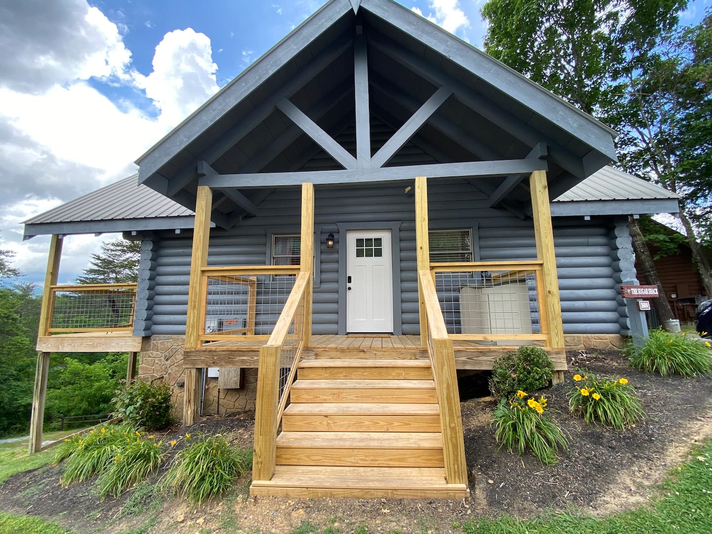 Sweet Studio Cabin - Pigeon Forge Airbnb