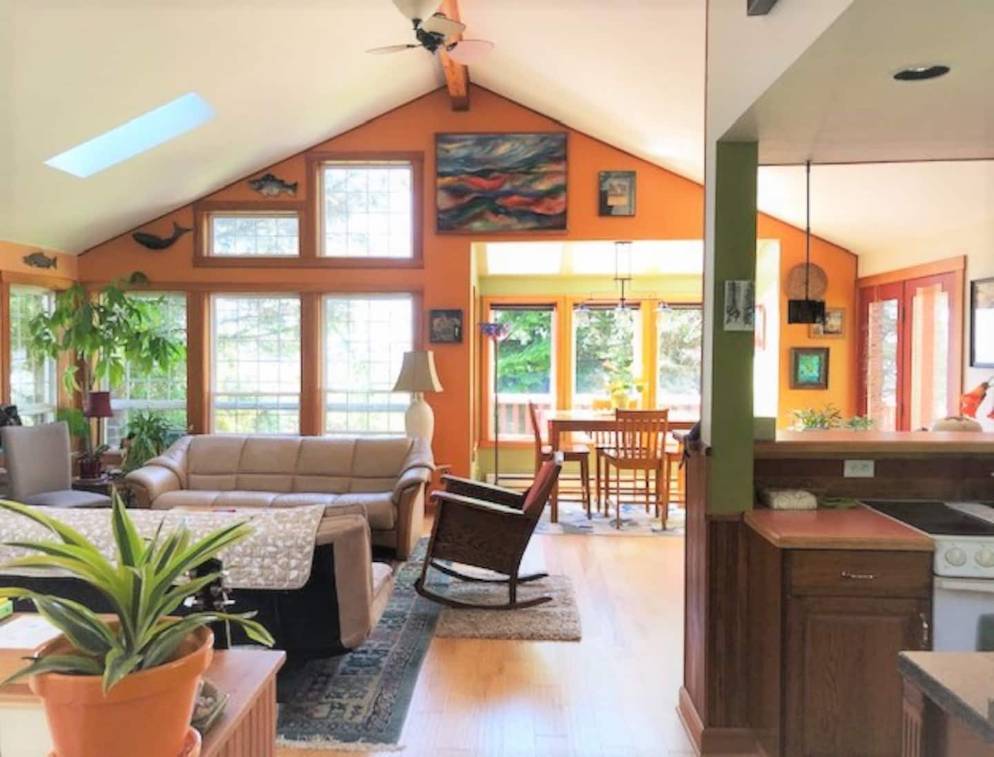 Tree House Flat Airbnb Oregon