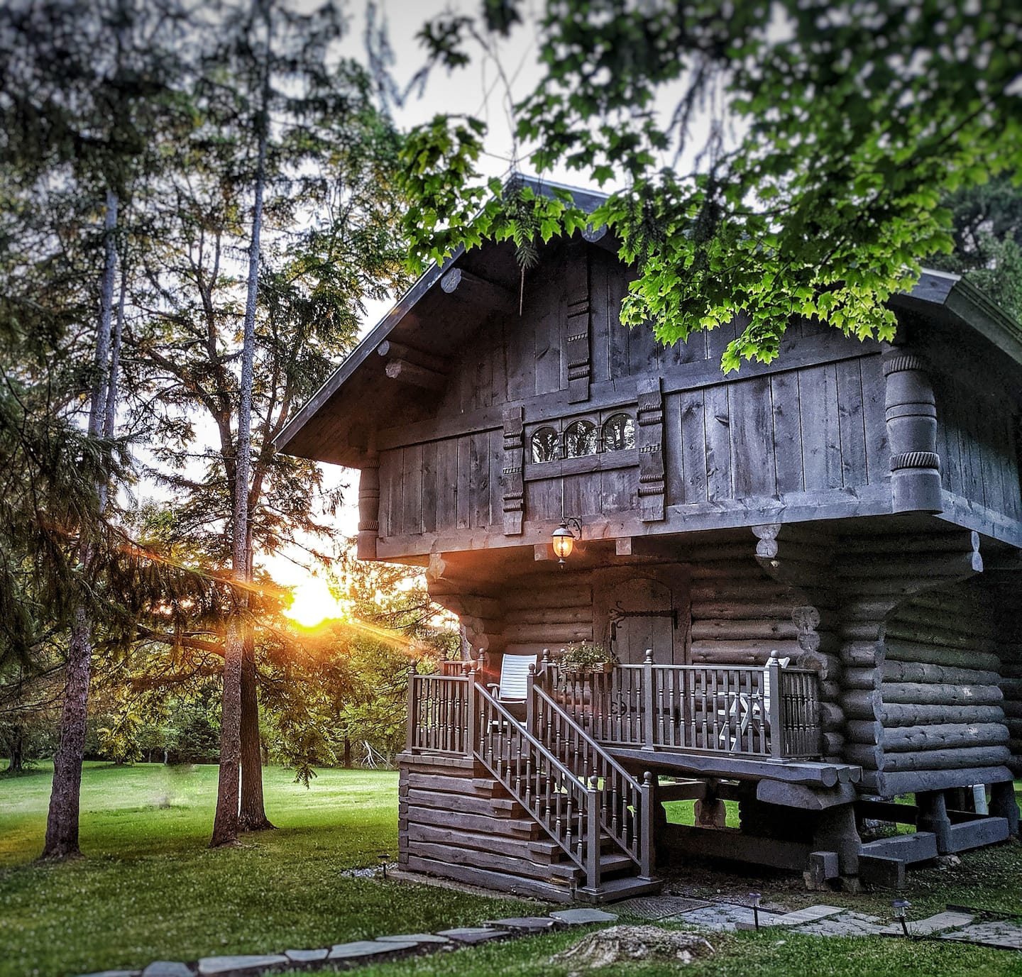 Unique Scandinavian Cabin Treehouse at Solvang Inn