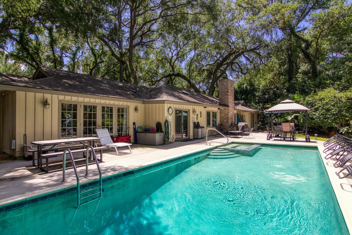 Airbnb Hilton Head with Pool