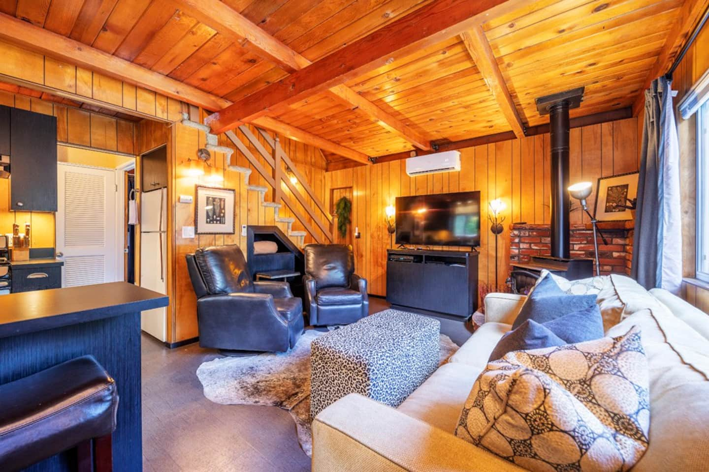 Cozy Chic Sherwood Enclave in Big Bear California