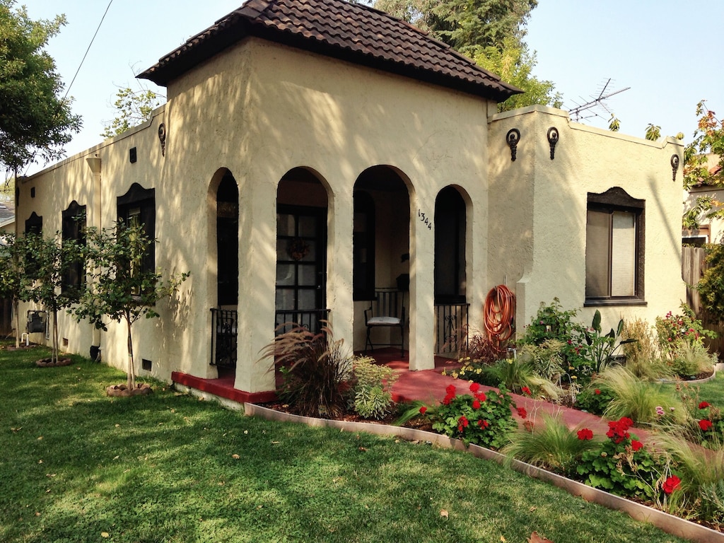 Spanish Bungalow in Napa Valley