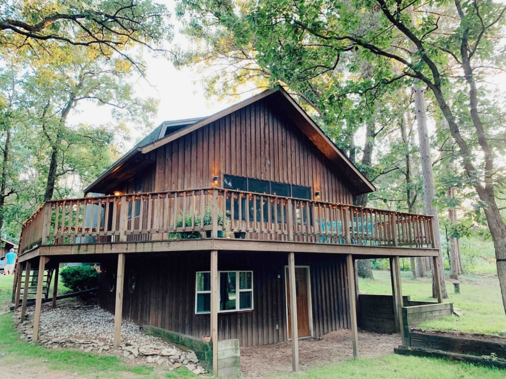 15 Best Airbnbs in Wisconsin Dells (Lake Delton, Cabins + More)