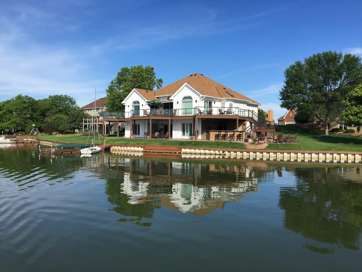 Lakefront Living near Omaha on Carter Lake