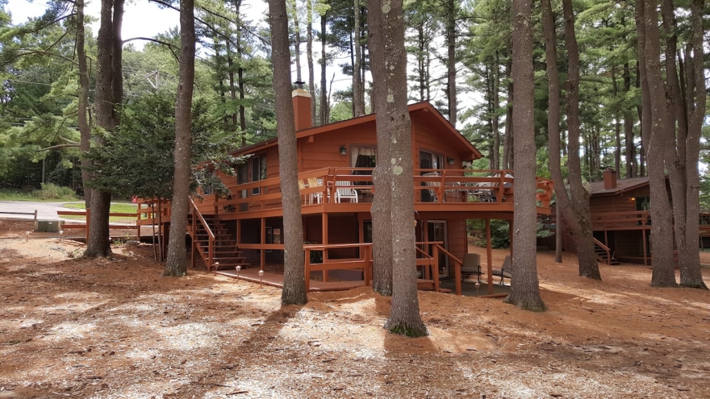 15 Best Airbnbs in Wisconsin Dells (Lake Delton, Cabins + More)