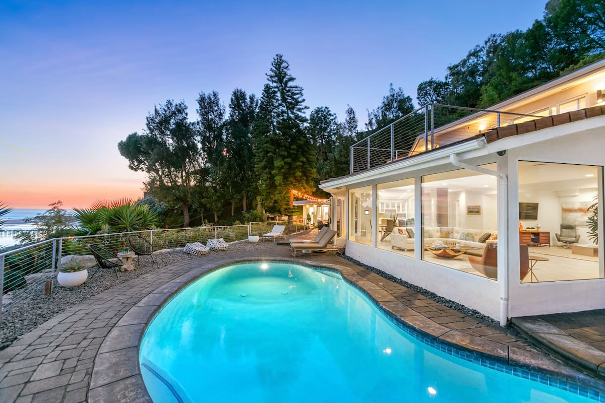 Airbnb in Malibu With Pool For Large Groups