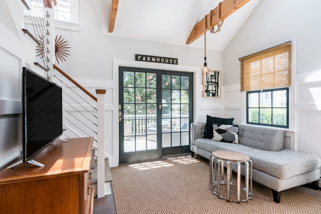 11 Stylish & Best Airbnbs in Provincetown, MA (2021 Edition)