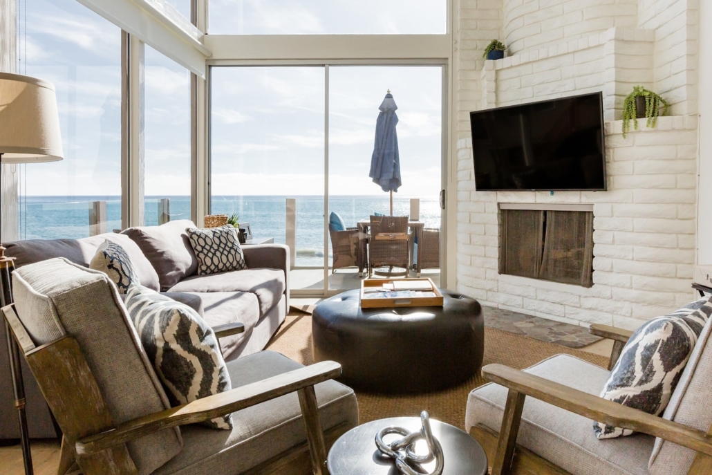 Top 11 Stylish & Best Airbnbs in Malibu, California (2021 Edition)