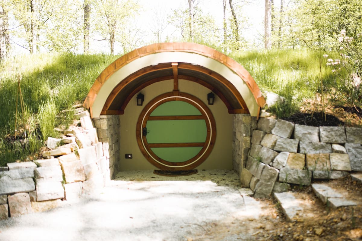 Hobbit Hole Airbnb Tennessee