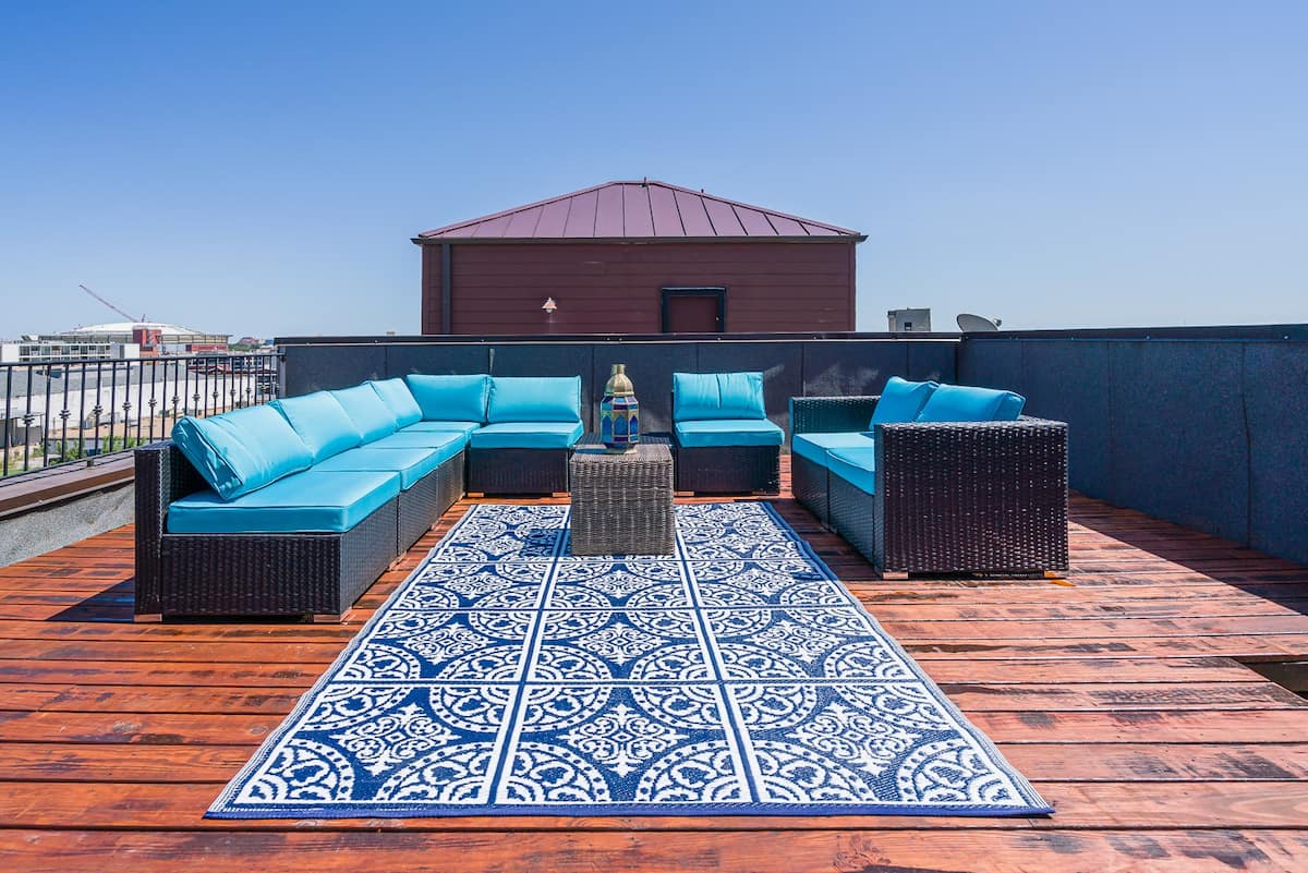 Tennessee Airbnb WIth Rooftop Deck